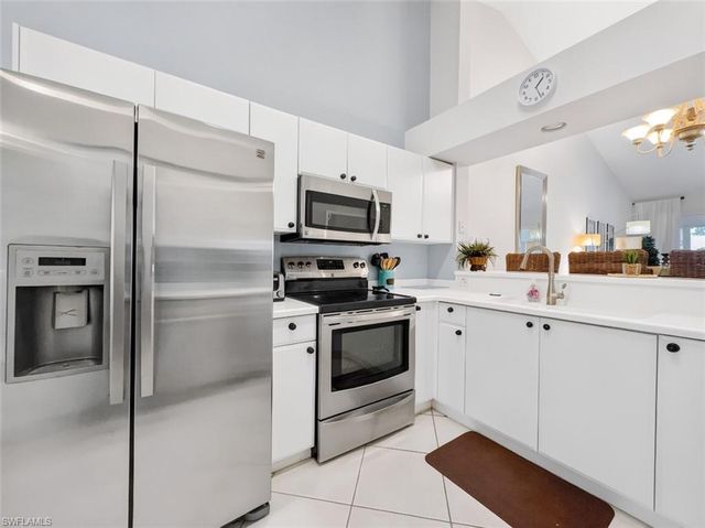 8175 Celeste DR 1230, Naples, FL 34113