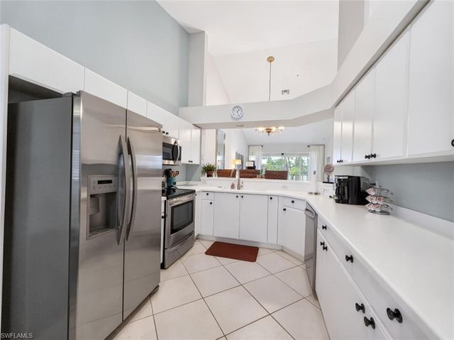 8175 Celeste DR 1230, Naples, FL 34113