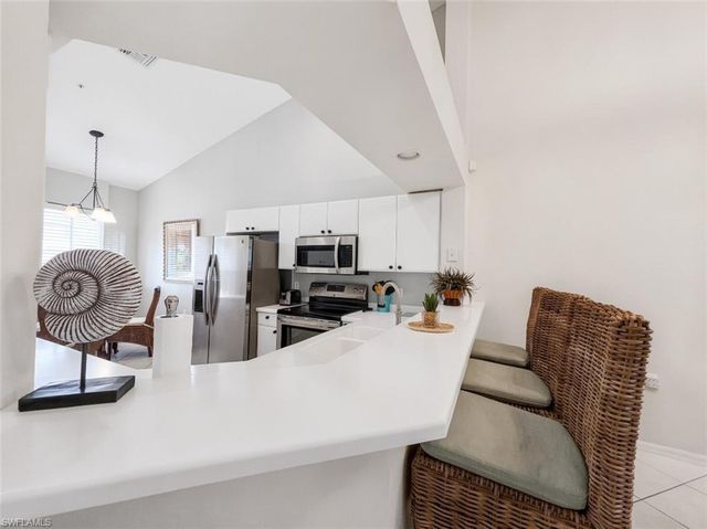 8175 Celeste DR 1230, Naples, FL 34113