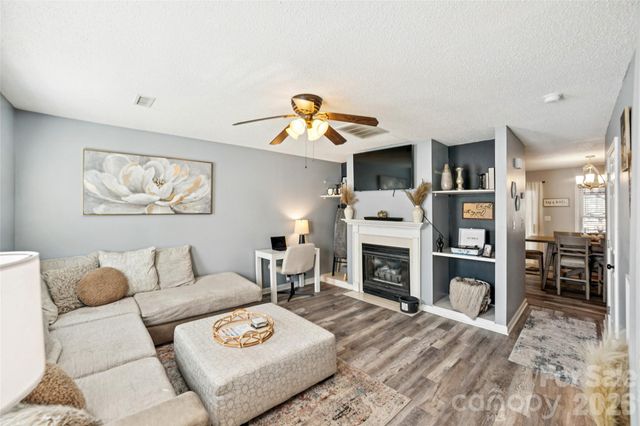 1491 20th Avenue NE 2, Hickory, NC 28601