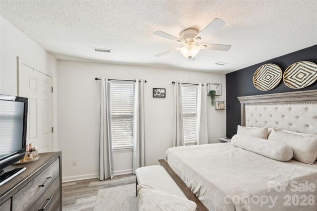 1491 20th Avenue NE 2, Hickory, NC 28601