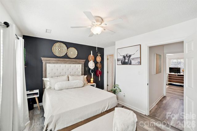 1491 20th Avenue NE 2, Hickory, NC 28601