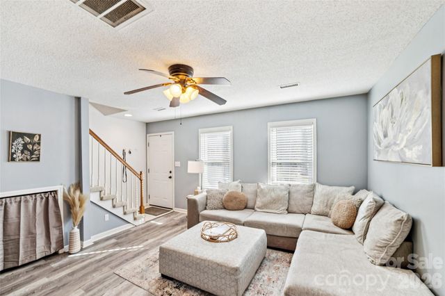 1491 20th Avenue NE 2, Hickory, NC 28601