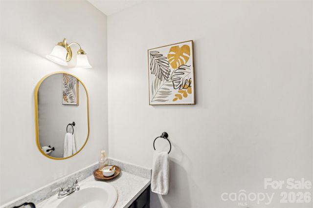 1491 20th Avenue NE 2, Hickory, NC 28601