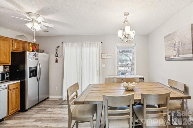 1491 20th Avenue NE 2, Hickory, NC 28601