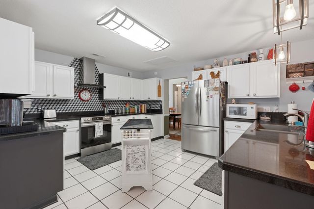 1429 Ashton Glenn Dr, Surfside Beach, SC 29575