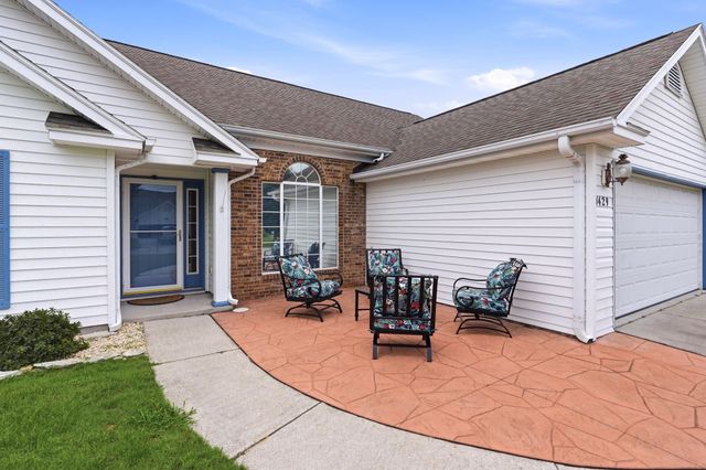 1429 Ashton Glenn Dr, Surfside Beach, SC 29575