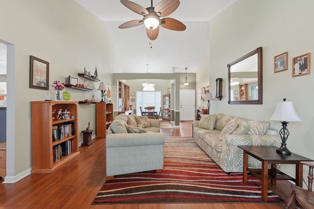 1429 Ashton Glenn Dr, Surfside Beach, SC 29575