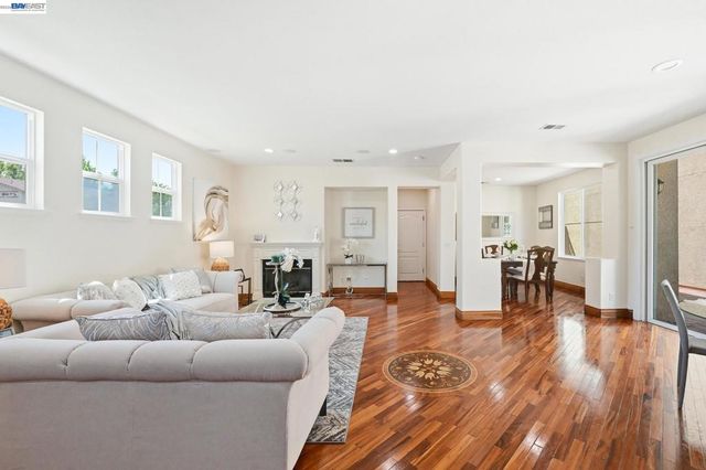 107 Olmsted Ct, Pittsburg, CA 94565