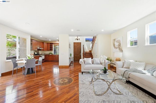 107 Olmsted Ct, Pittsburg, CA 94565