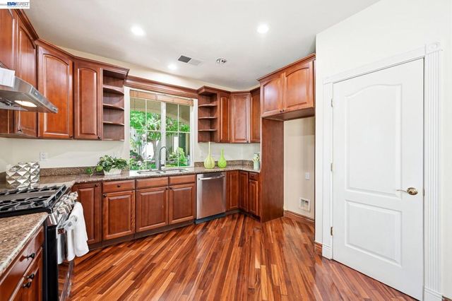 107 Olmsted Ct, Pittsburg, CA 94565