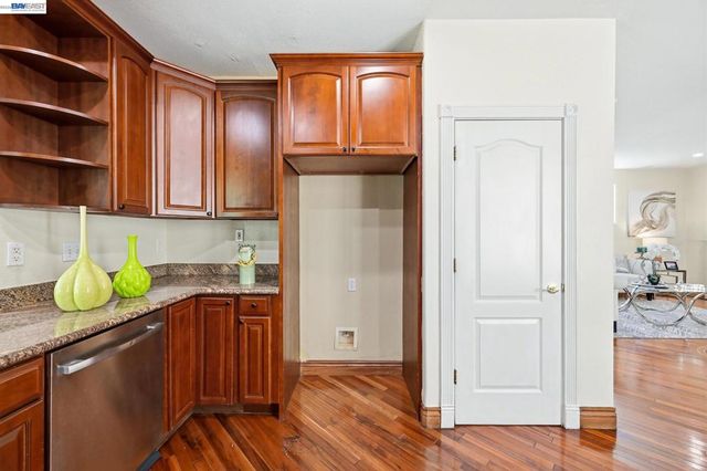 107 Olmsted Ct, Pittsburg, CA 94565