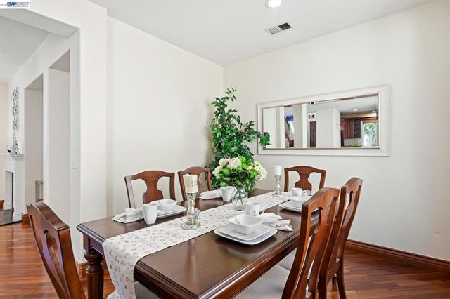 107 Olmsted Ct, Pittsburg, CA 94565