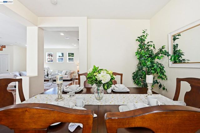 107 Olmsted Ct, Pittsburg, CA 94565
