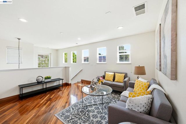 107 Olmsted Ct, Pittsburg, CA 94565