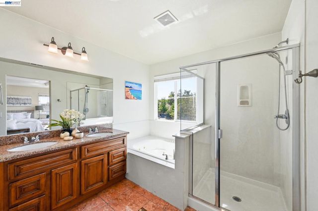 107 Olmsted Ct, Pittsburg, CA 94565