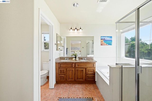 107 Olmsted Ct, Pittsburg, CA 94565