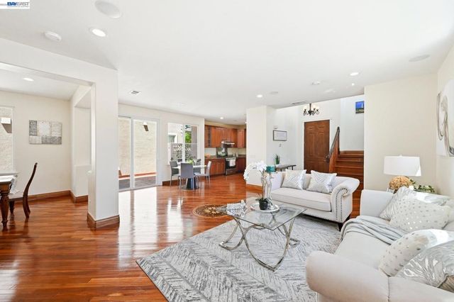 107 Olmsted Ct, Pittsburg, CA 94565