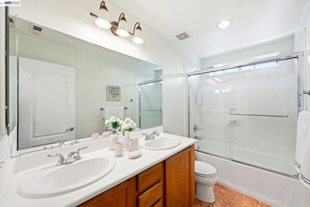 107 Olmsted Ct, Pittsburg, CA 94565
