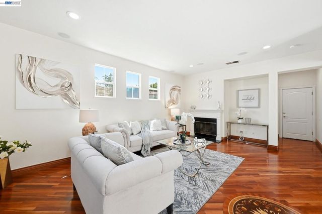 107 Olmsted Ct, Pittsburg, CA 94565