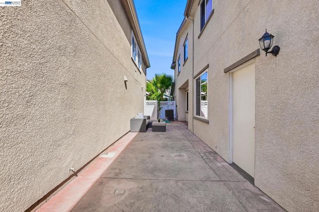 107 Olmsted Ct, Pittsburg, CA 94565