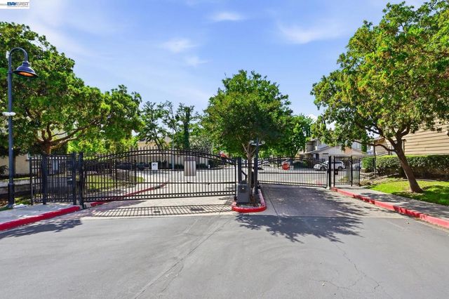 107 Olmsted Ct, Pittsburg, CA 94565