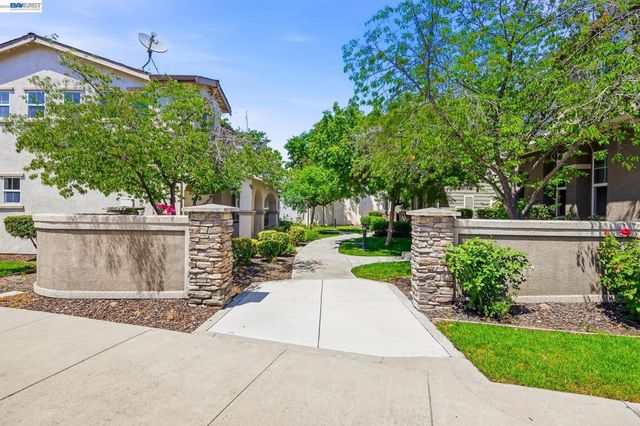 107 Olmsted Ct, Pittsburg, CA 94565