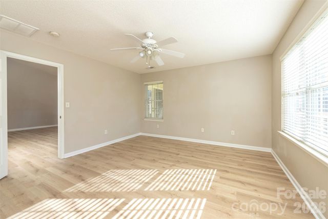 115 Creeks End Circle, Mills River, NC 28759