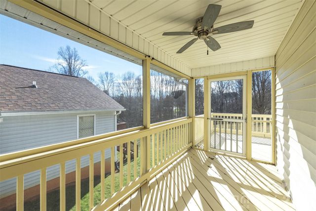 115 Creeks End Circle, Mills River, NC 28759