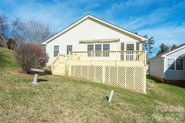 115 Creeks End Circle, Mills River, NC 28759
