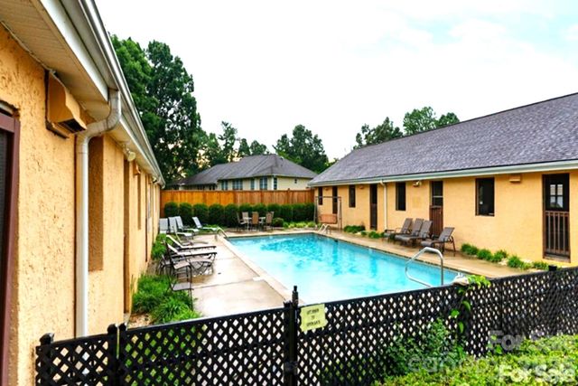 115 Creeks End Circle, Mills River, NC 28759