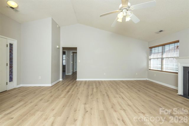 115 Creeks End Circle, Mills River, NC 28759