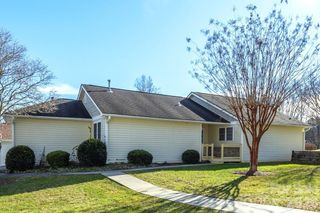 115 Creeks End Circle, Mills River, NC 28759