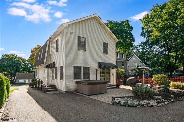 31 Elizabeth St, Caldwell Boro Twp., NJ 07006