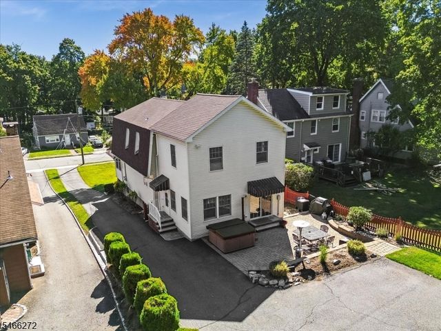 31 Elizabeth St, Caldwell Boro Twp., NJ 07006