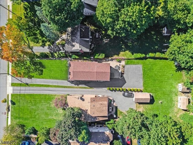 31 Elizabeth St, Caldwell Boro Twp., NJ 07006