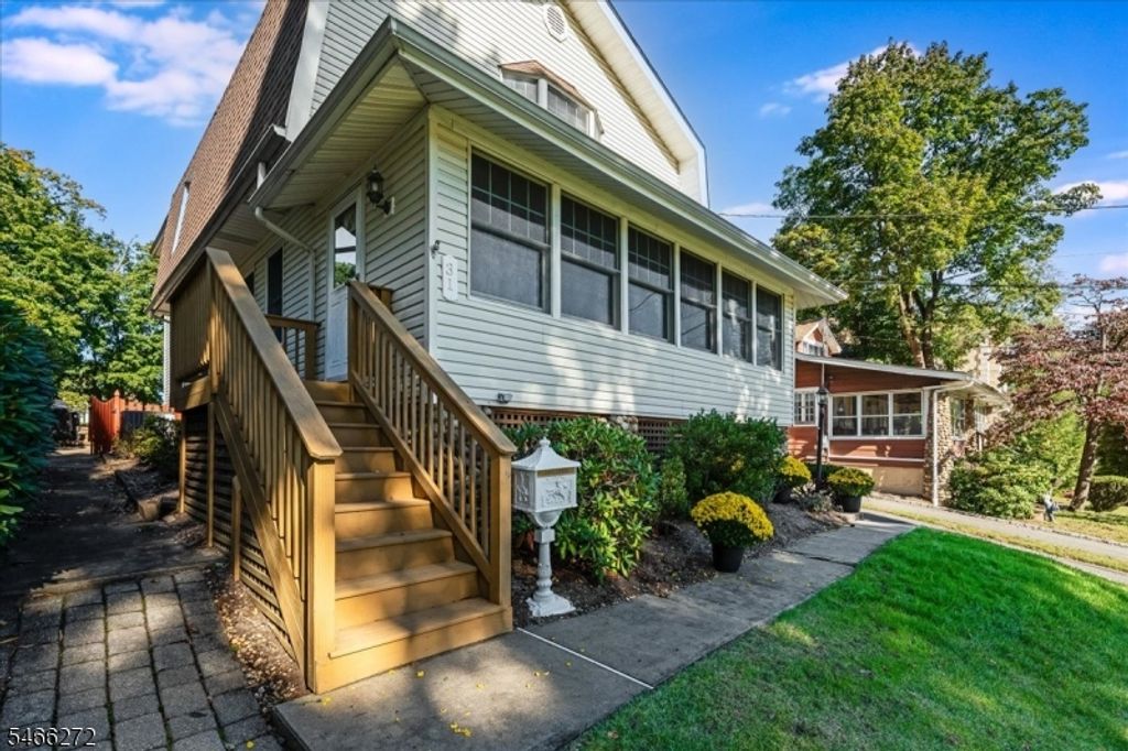 31 Elizabeth St, Caldwell Boro Twp., NJ 07006 — photo 2