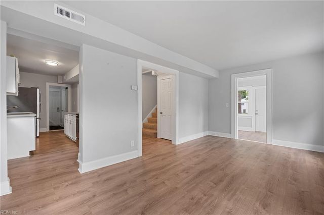 31 Bainbridge AVE, Portsmouth, VA 23702