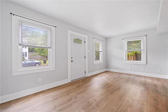 31 Bainbridge AVE, Portsmouth, VA 23702