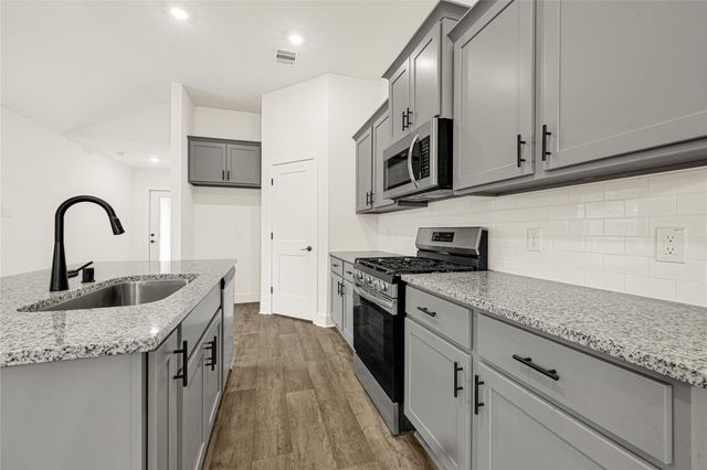 4410 W Bayou Maison Circle, Dickinson, TX 77539