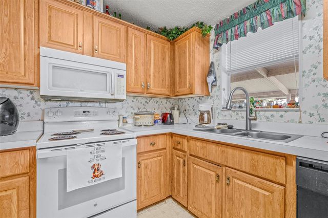 6235 KNOTTY PINE DRIVE SE, Winter Haven, FL 33884