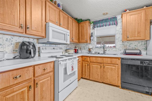 6235 KNOTTY PINE DRIVE SE, Winter Haven, FL 33884