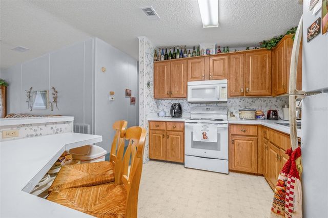 6235 KNOTTY PINE DRIVE SE, Winter Haven, FL 33884