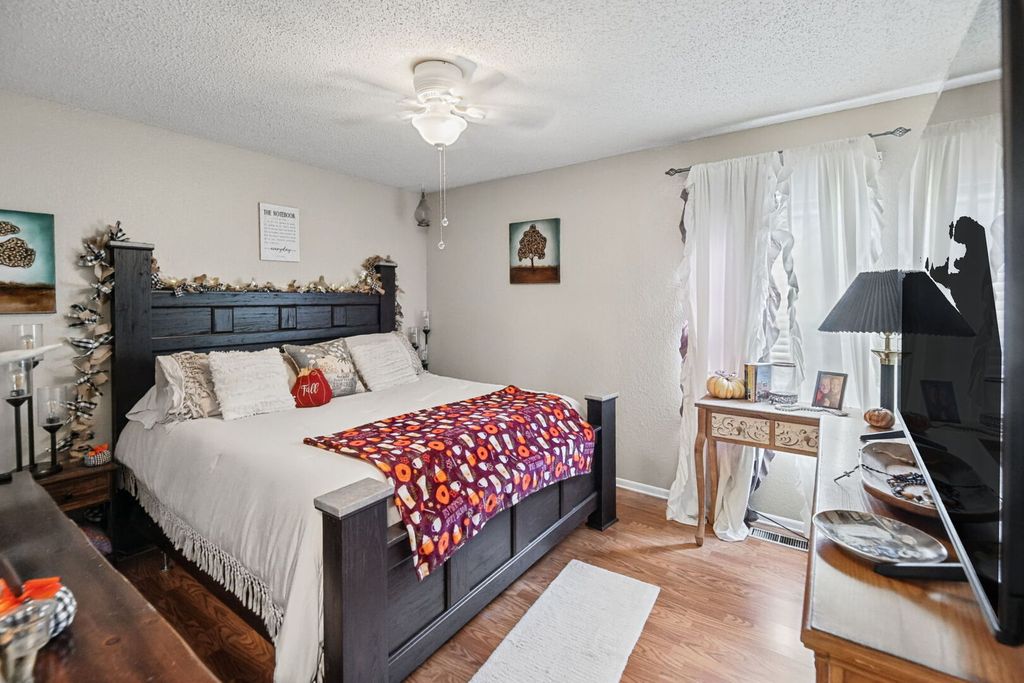 Image 29 of property listing at 102 Lamar Drive, Salem, IL 62881