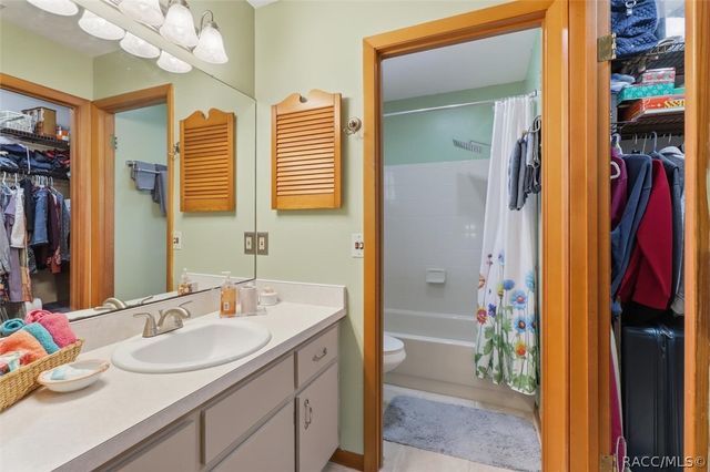 9188 N Commodore Drive, Citrus Springs, FL 34434