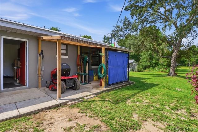 9188 N Commodore Drive, Citrus Springs, FL 34434