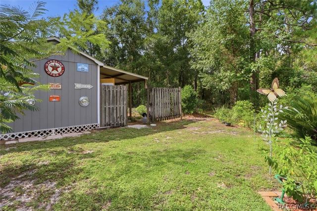 9188 N Commodore Drive, Citrus Springs, FL 34434