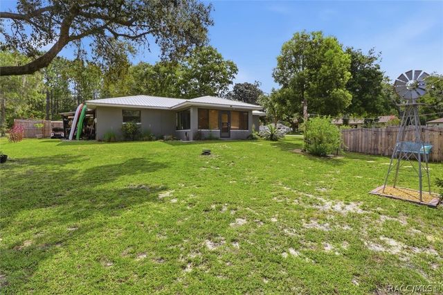 9188 N Commodore Drive, Citrus Springs, FL 34434
