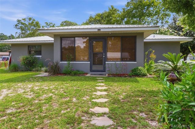 9188 N Commodore Drive, Citrus Springs, FL 34434
