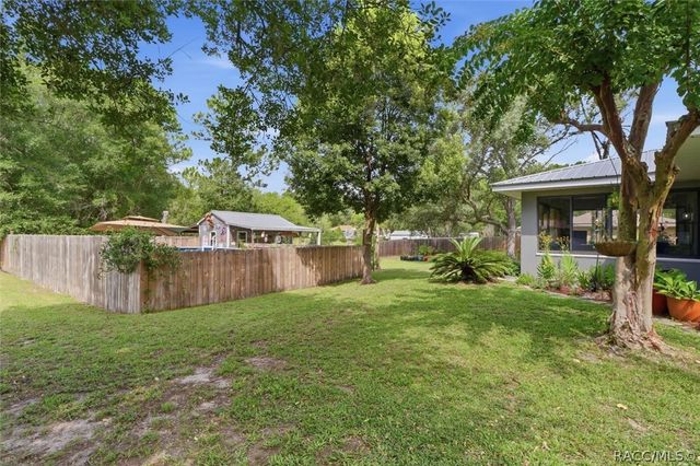 9188 N Commodore Drive, Citrus Springs, FL 34434